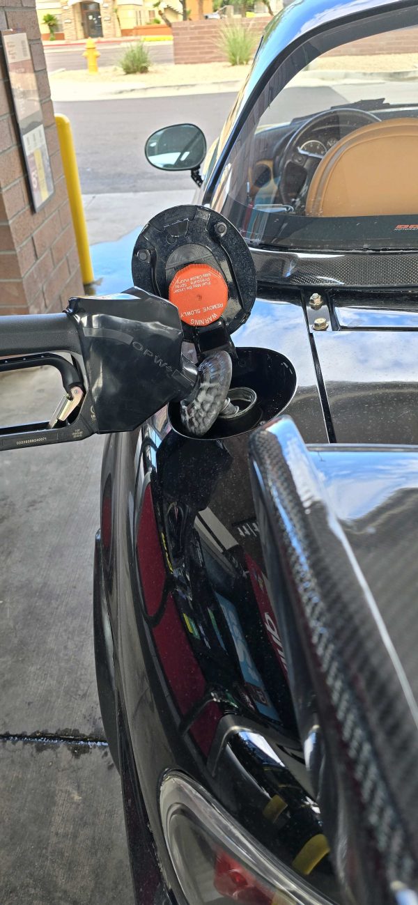 DTS FUELHOLD - Uchwyt na korek paliwa | Mazda Miata NA - obrazek 4