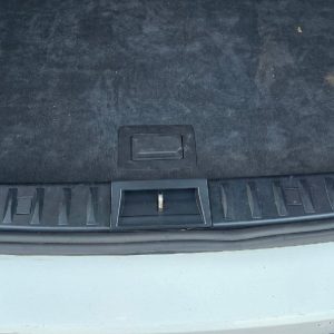 Osłona zamka klapy tylnej – BMW Seria 3 E91 Touring (2005–2012) - obrazek 3